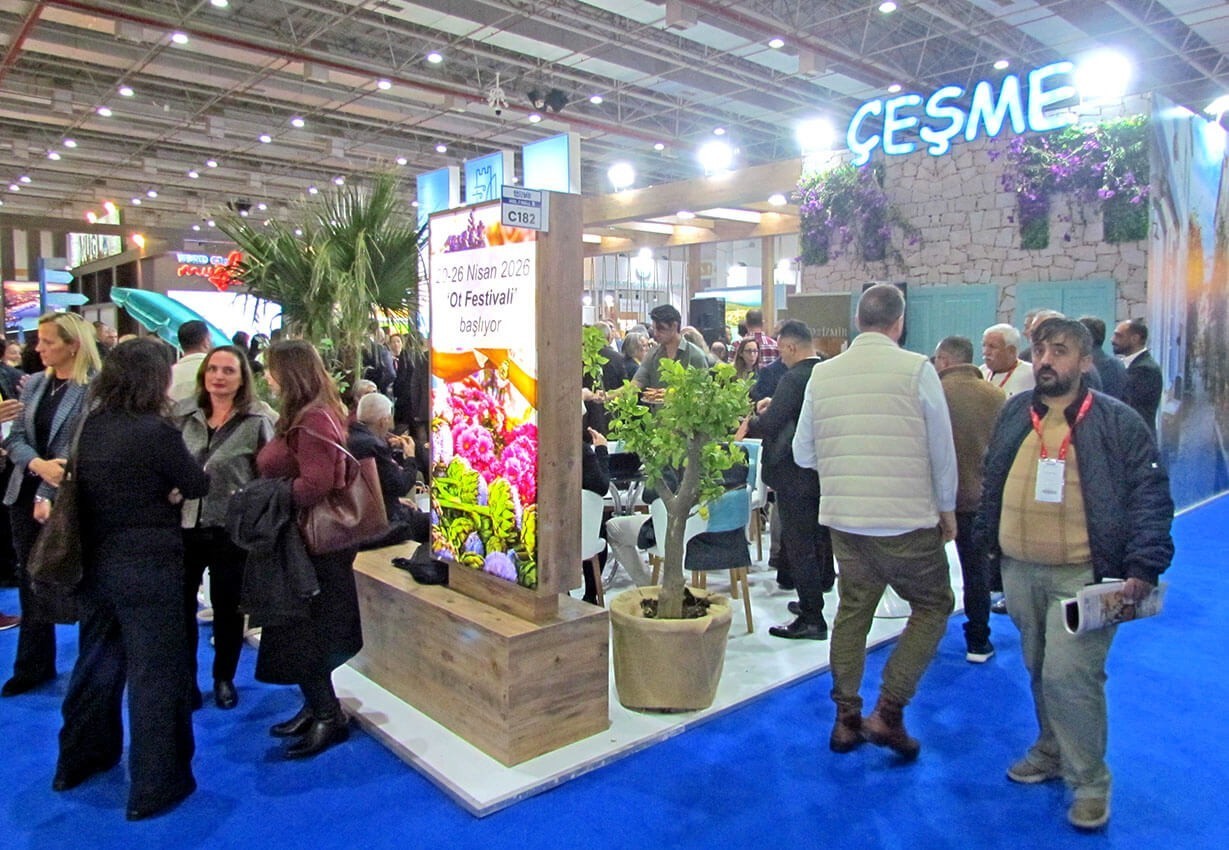 travel-turkey-2025te-cesme-ruzg-ri-esti-DRg6WhkV.jpg