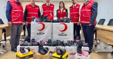 Türk Kızılay Manisa’dan kışlık ayakkabı kampanyası