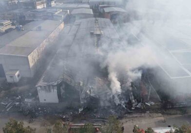Uşak’ta iplik fabrikasında çıkan yangın büyümeden söndürüldü