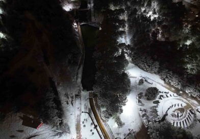 Uşak’ta mevsimin ilk karı yağdı: Beyaza bürünen kent böyle görüntülendi