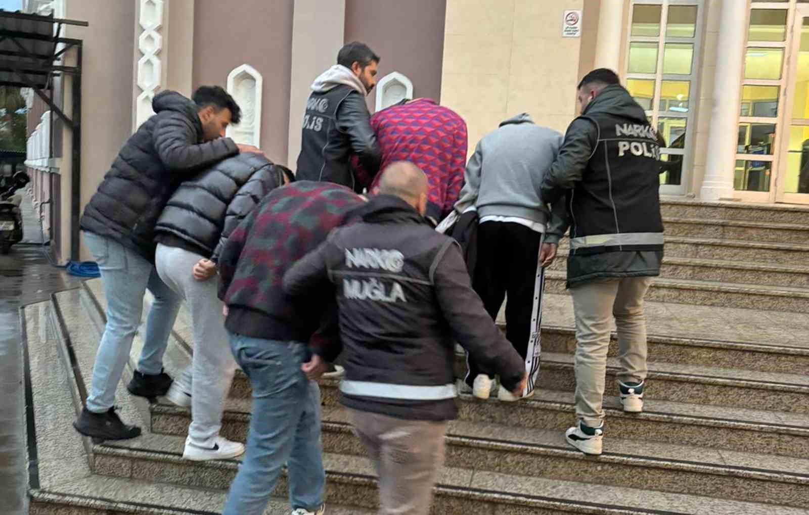 uyusturucu-operasyonlarinda-10-tutuklama-Y21yZdgB.jpg