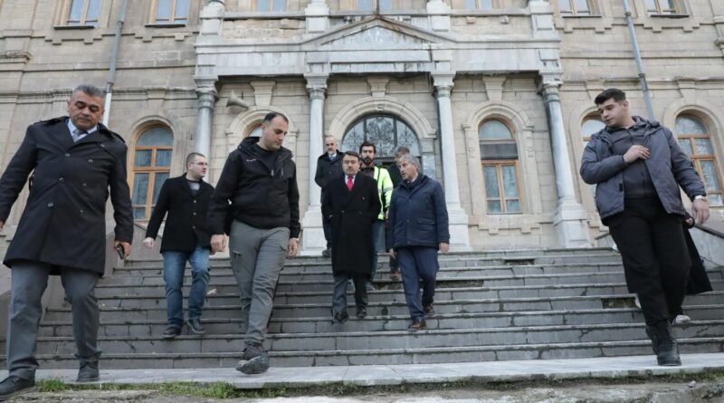 Vali Musa Işın, Kütahya Lisesi’nde incelemelerde bulundu