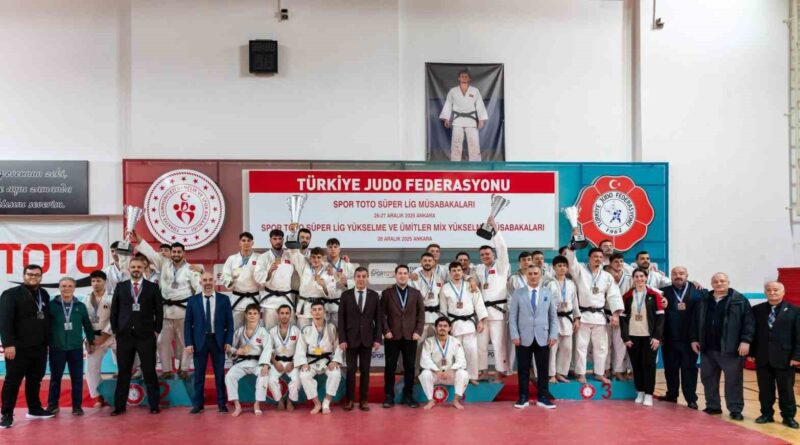 Yunusemre Belediyespor erkek judo takımı Süper Lig’e yükseldi Yunusemre Belediyespor erkek judo takımı Süper Lig’e yükseldi