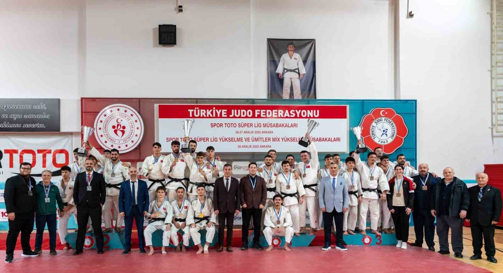 yunusemre-belediyespor-erkek-judo-takimi-super-lige-yukseldi-UT98DaLd.jpg
