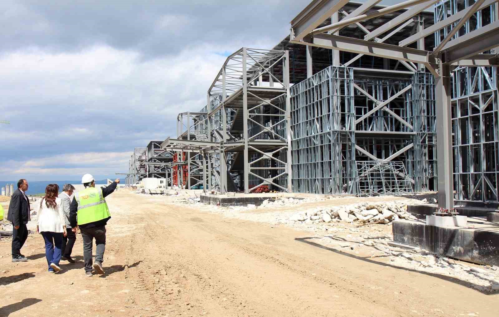 zekbekciden-denizli-buyuksehir-hastaneye-su-vermiyor-cikisi-jiwgJ9Yz.jpg