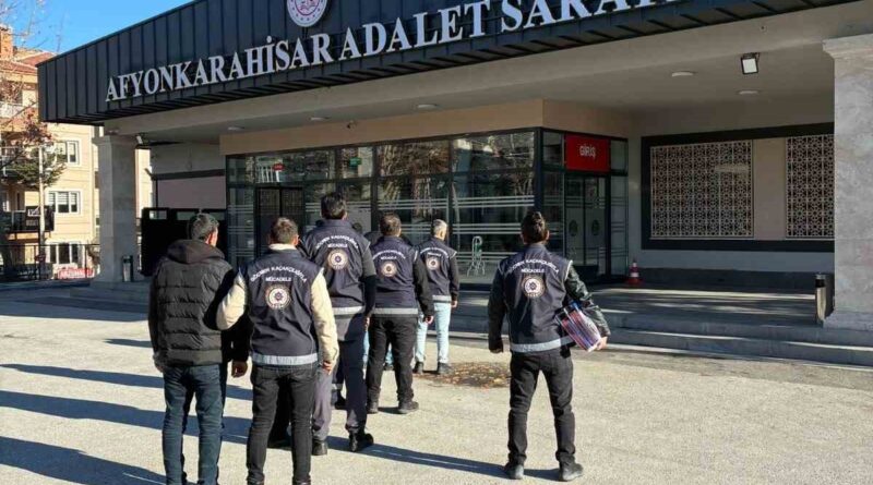 Düzensiz göçmen operasyonunda 4 kişi tutuklandı