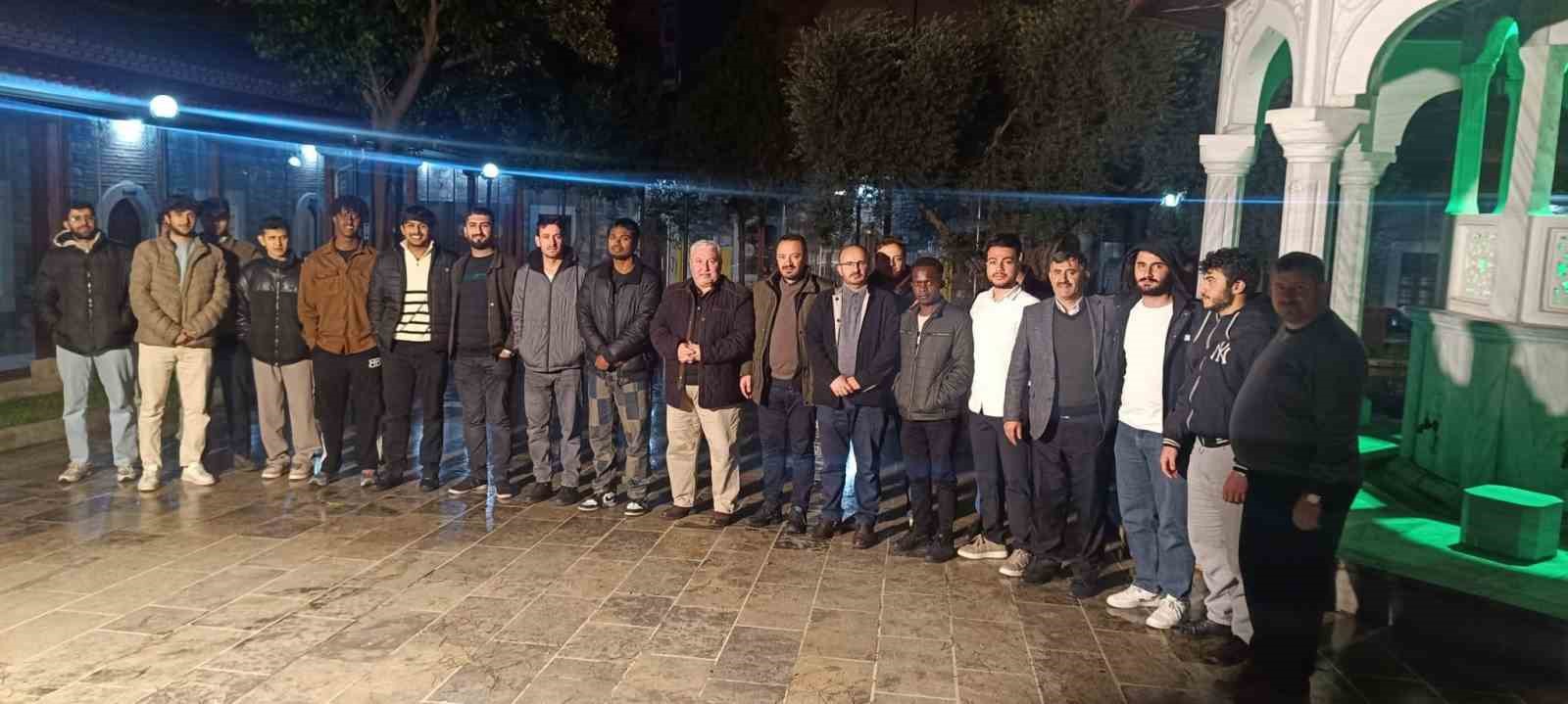 efelerde-universiteli-gencler-nasuh-pasa-kulliyesinde-bulustu-Jh4BEqSG.jpg