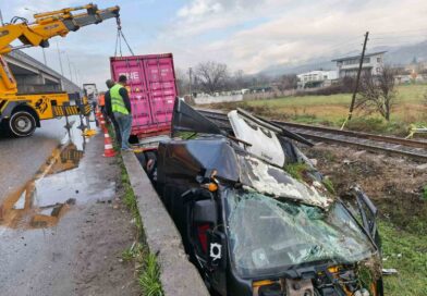 Genç sürücünün hayatını kaybettiği feci kazanın ardından tren yolu açıldı