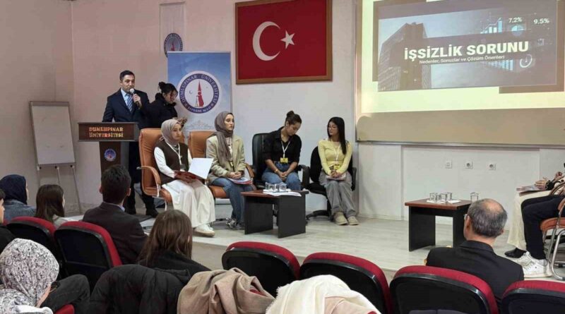 Şaphane MYO’da “Sosyo-Ekonomik Analiz ve Politika Geliştirme Öğrenci Çalıştayı” başlıklı etkinlik