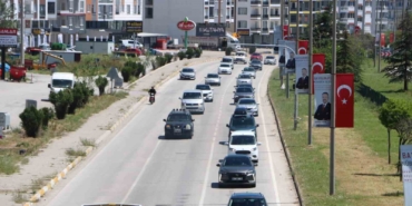 afyonkarahisar-antalya-yolunda-tatilcilerin-donus-yogunlugu-suruyor-mZ28mt4N.jpg