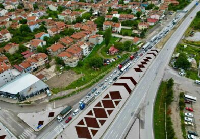 Afyonkarahisar’daki karayollarında bayram trafiği yoğunluğu başladı