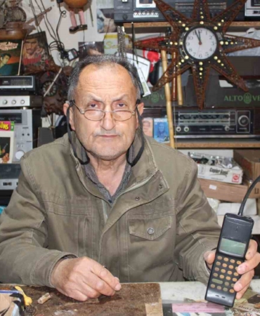 ajan-filmlerinin-uydu-telefonu-aydinda-yeniden-calisti-7vQSe95L.jpg