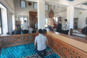 akcaova-toki-camiinde-ilk-cuma-namazi-kilindi-dJAHRffn.jpg