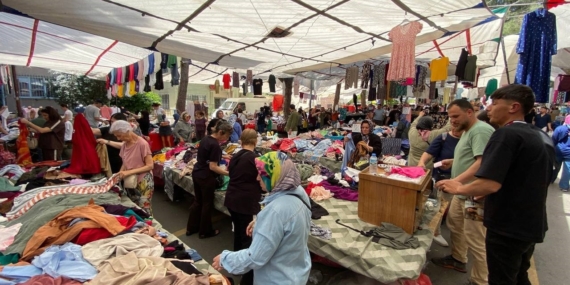 arife-gunu-pazarda-bayramlik-hareketliligi-esnafin-yuzunu-guldurdu-fi5WBjTN.jpg