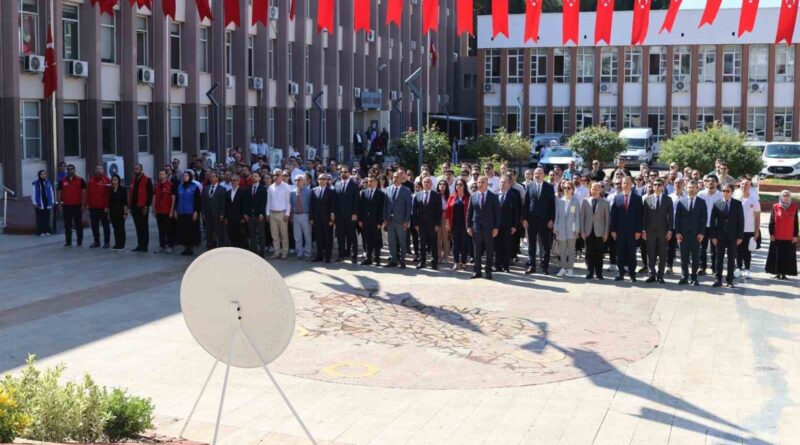Aydın’da Gençlik Haftası, çelenk töreniyle başladı