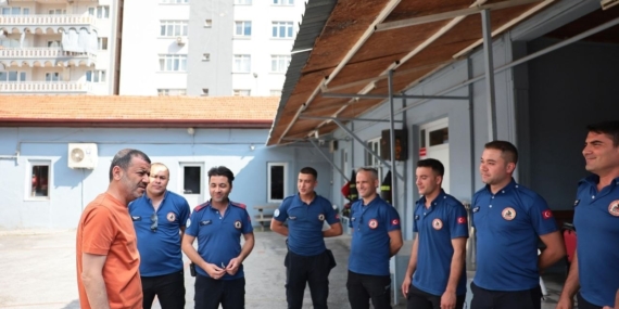 baskan-cavusoglundan-bayram-mesaisindeki-personele-ve-hastalara-ziyaret-Oe4mVKDy.jpg