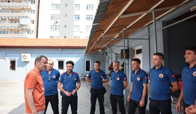 baskan-cavusoglundan-bayram-mesaisindeki-personele-ve-hastalara-ziyaret-Oe4mVKDy.jpg