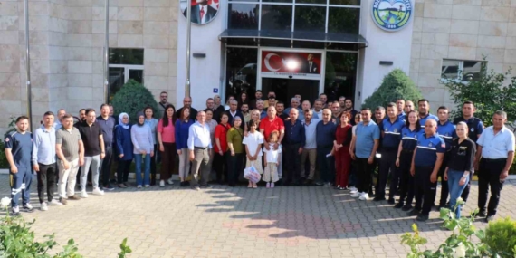 baskan-ozel-belediye-personeliyle-bayramlasti-QCJU61jv.jpg
