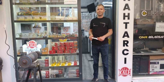 bicak-bileme-ustalarinin-mesaisi-suruyor-taCljZG4.jpg