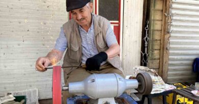 Bıçakçılarda bayram mesaisi Bıçakçılarda bayram mesaisi