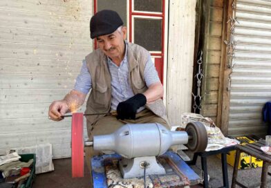 Bıçakçılarda bayram mesaisi Bıçakçılarda bayram mesaisi