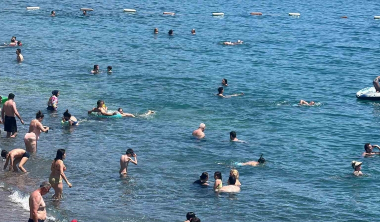 bodrum-sahillerinde-bayram-yogunlugu-gCID9RHO.jpg