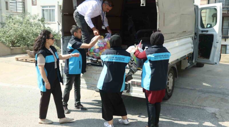 Bodrum’da çocuklara bayram öncesi oyuncak dağıtıldı