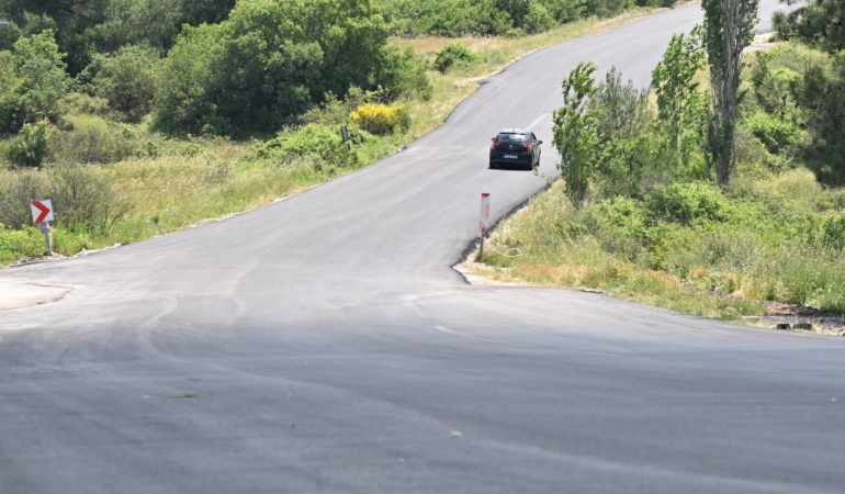 buyuksumbuller-ile-ortakoy-arasindaki-yol-sicak-asfaltla-yenilendi-jdW2j6Tn.jpg