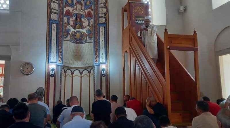 Cuma hutbesinde sanal kumar ve sosyal medya uyarısı