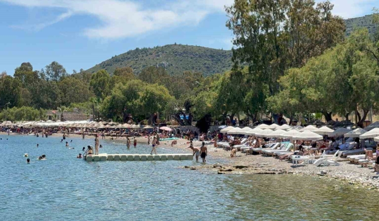 datcada-bayram-tatili-yogunlugu-esnaf-sezona-umutla-basladi-3S7Xa3Au.jpg