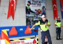 Demirci’de traktör sürücülerine reflektör dağıtımı yapıldı
