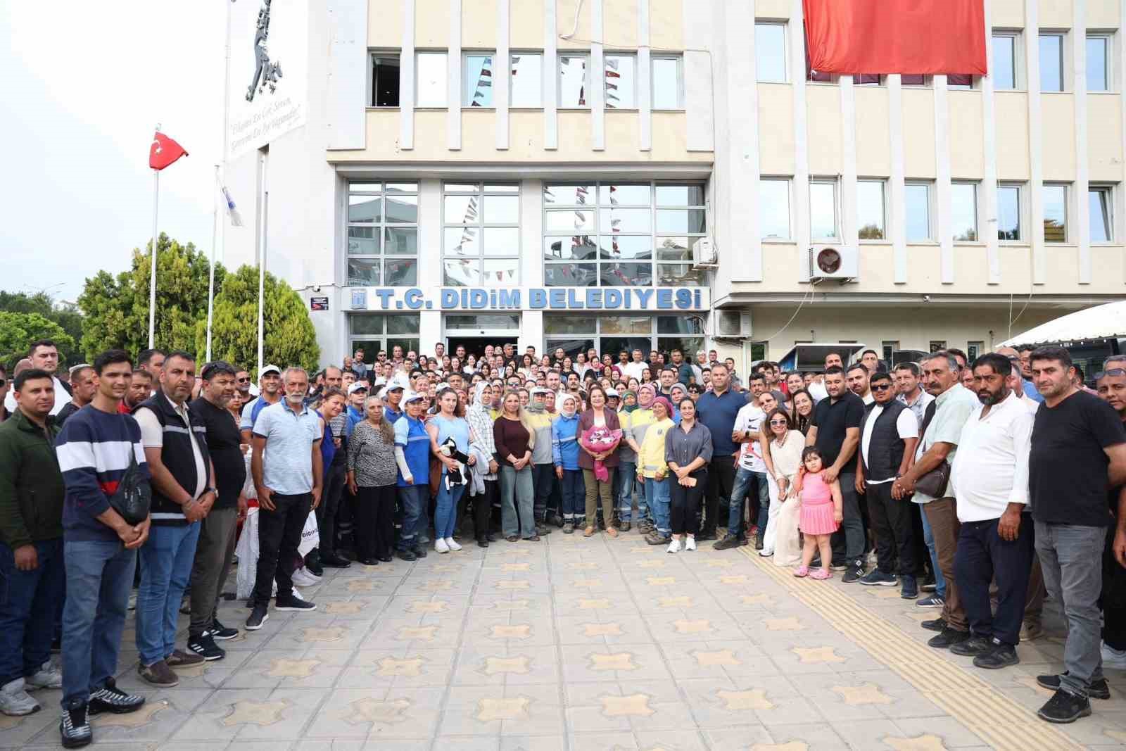 didim-belediyesinde-bayramlasma-programi-gereklestirildi-qOsAu8Pz.jpg