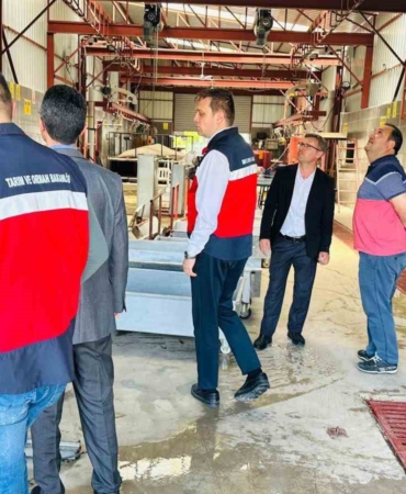 gedizde-gecici-kurban-kesim-yerlerinde-denetim-82RhhOxm.jpg