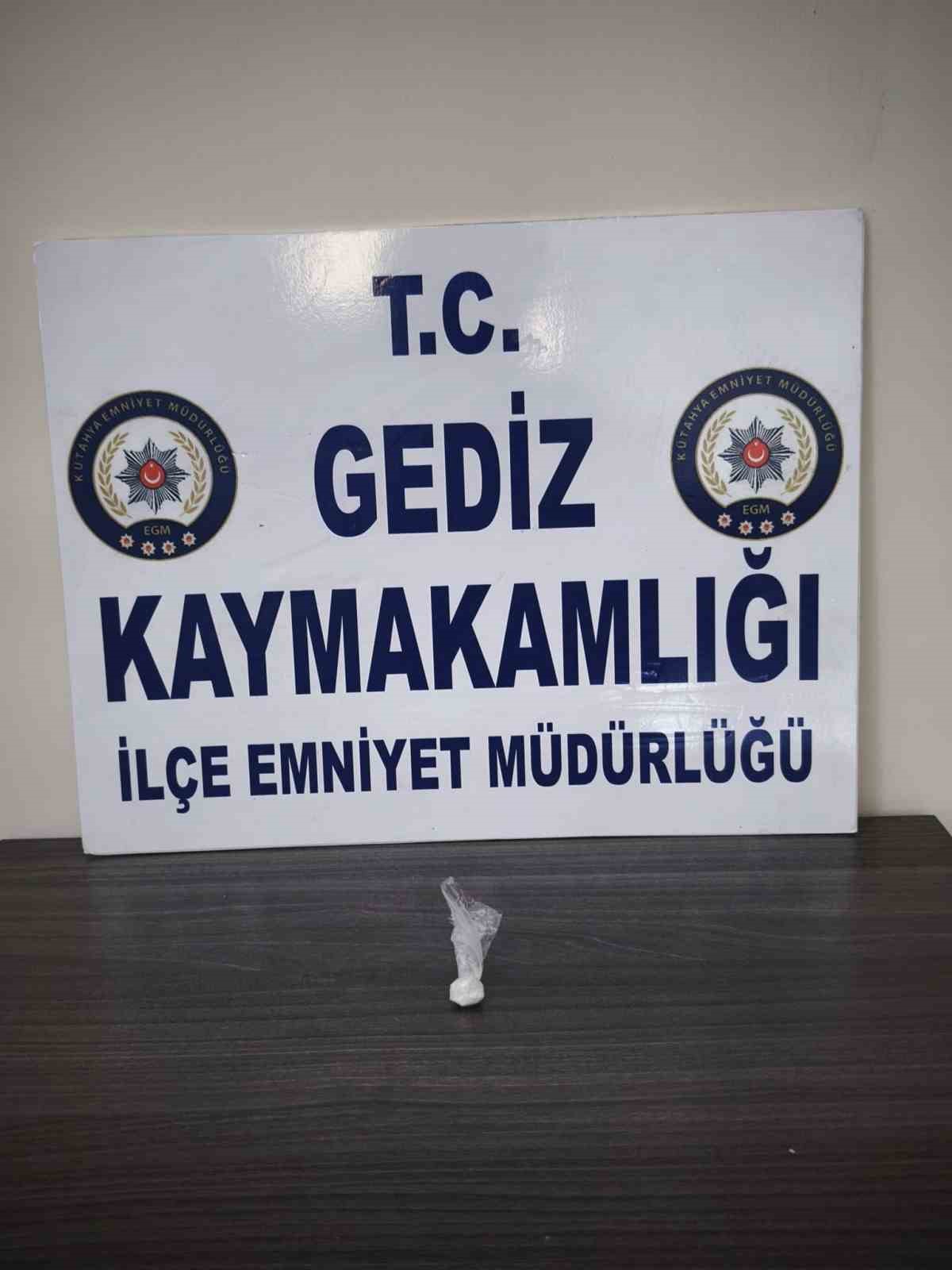 gedizde-polis-uyusturucuya-gecit-vermiyor-z5txbkyC.jpg