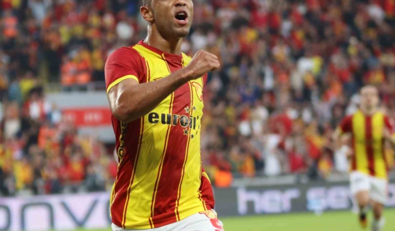 goztepe-lille-ile-juan-icin-gorusuyor-H1F7PNkd.jpg