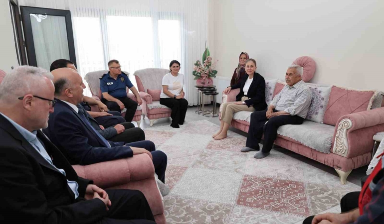 kaymakam-kupeli-sehit-ailelerini-unutmadi-jGNTLf7k.jpg