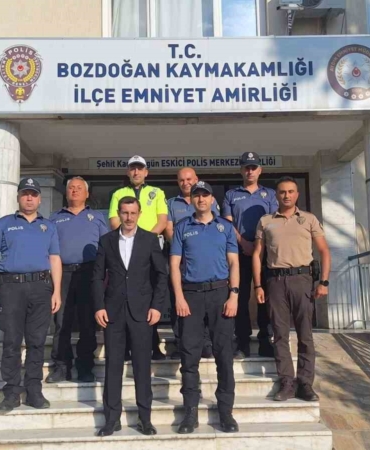 kaymakam-polat-bayram-mesaisindeki-personeli-yalniz-birakmadi-sC9ulunY.jpg