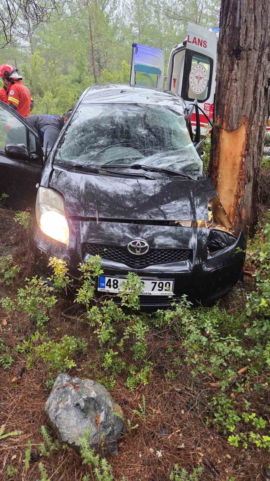 kontrolden-cikan-otomobil-ormanlik-alana-uctu-1-yarali-4egsGepI.jpg