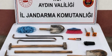 magnesia-antik-kentinde-kacak-kaziya-sucustu-3-supheli-yakalandi-Al2Y2Vk4.jpg