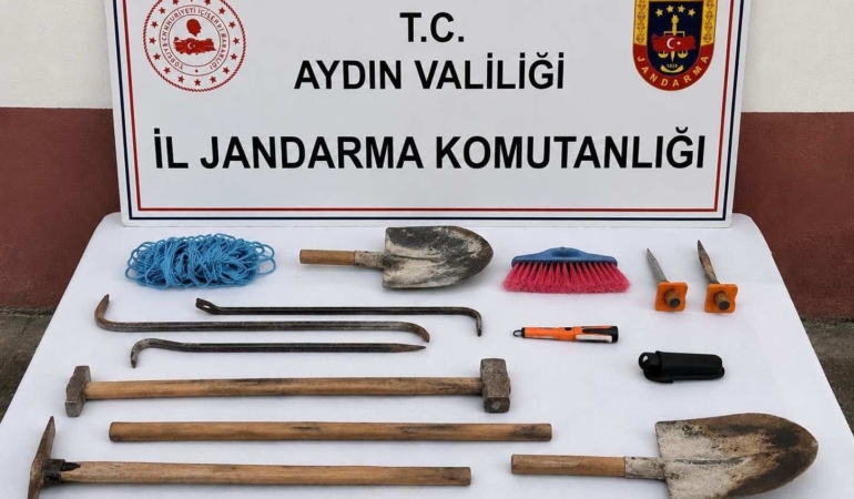 magnesia-antik-kentinde-kacak-kaziya-sucustu-3-supheli-yakalandi-Al2Y2Vk4.jpg