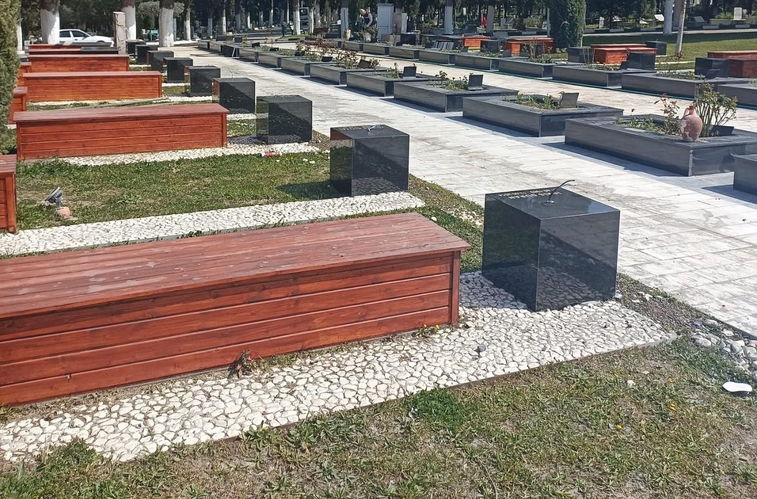 manisa-buyuksehir-mezarliklari-kurban-bayramina-hazirliyor-BhcGlQW9.jpg