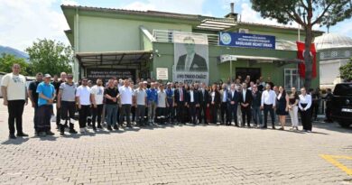 Manisa Büyükşehir yönetimi personelle bayramlaştı