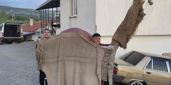 manisada-135-yillik-kukla-deve-gelenegi-yasatiliyor-4CEUV61i.jpg