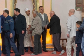 mugla-valisi-akbiyik-vatandaslarla-bayramlasti-VL7KV2UU.jpg