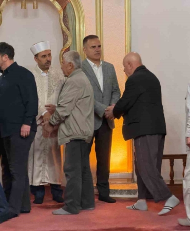 mugla-valisi-akbiyik-vatandaslarla-bayramlasti-VL7KV2UU.jpg