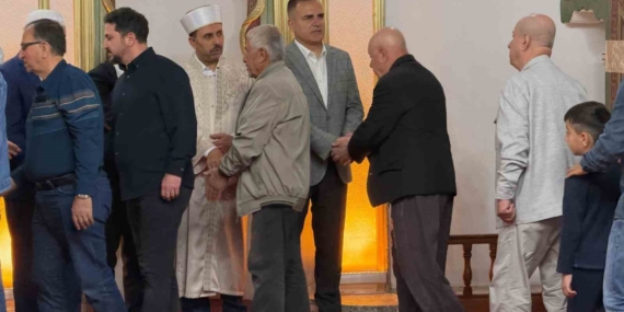 mugla-valisi-akbiyik-vatandaslarla-bayramlasti-VL7KV2UU.jpg