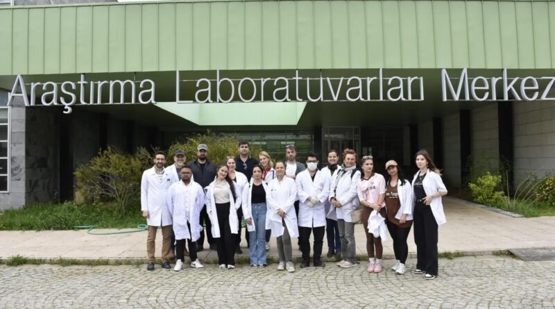 Öğrenciler ileri analiz yöntemlerini laboratuvarda inceledi