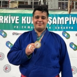 salihliyi-gururlandiran-sampiyonluk-LBescAlM.jpg