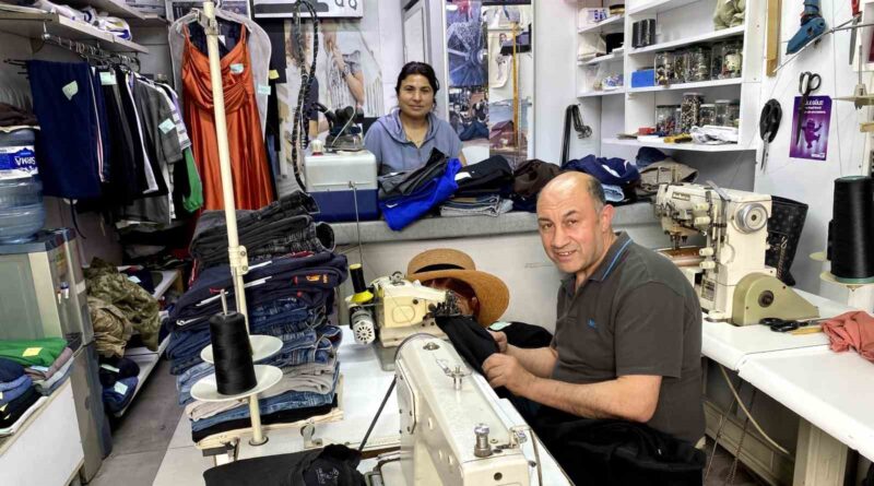 Terzilerde gece yarısına kadar tamirat yoğunluğu Terzilerde gece yarısına kadar tamirat yoğunluğu
