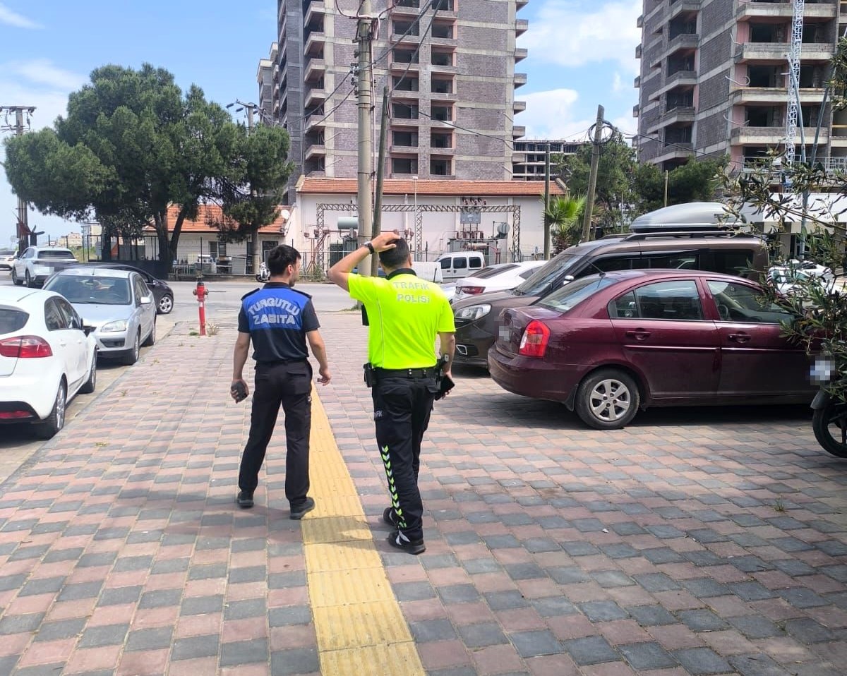turgutlu-zabitasi-ve-trafik-ekiplerinden-ortak-denetim-Rkgrqvmk.jpg
